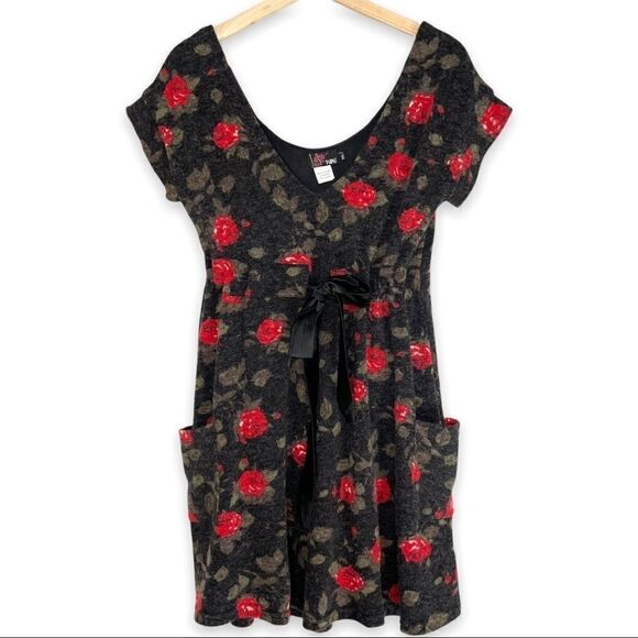 Yumi Floral Side Pocket Dress - Picture 1 of 8